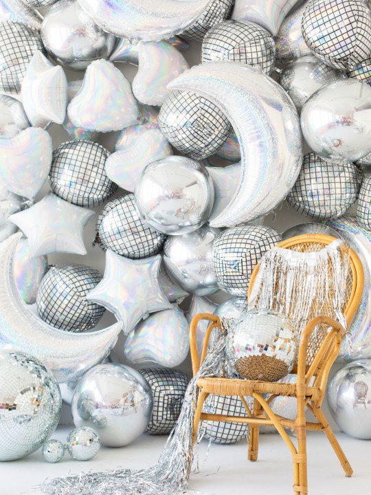 DIY Holographic Balloon Backdrop