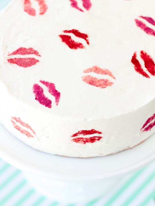 Kiss Me (I’m Irish!) Cake